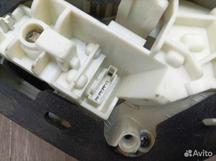 Фонарь крышки багажника задний левый Opel Astra J