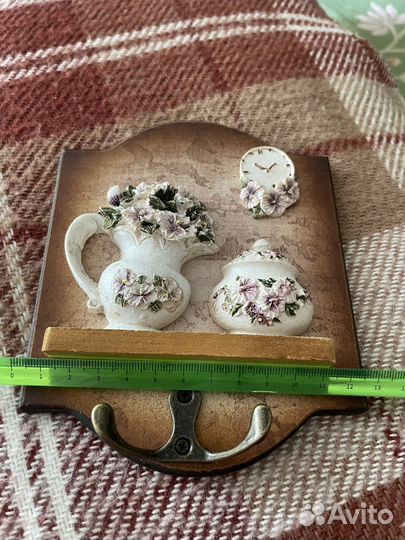 Крючок настенный