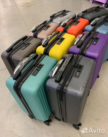 Чемодан на колесах 40 30 20 для ручной кладь