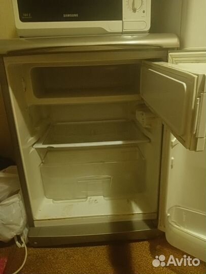 Холодильник ariston