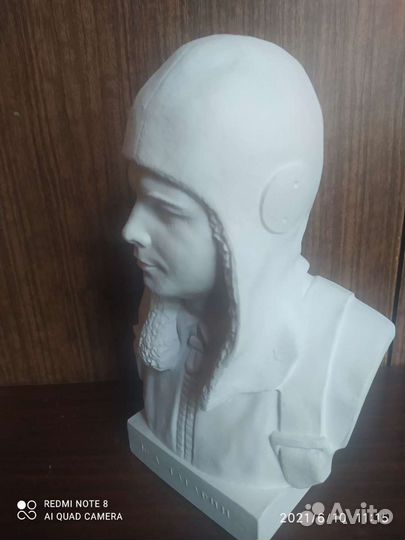 Бюст Гагарина