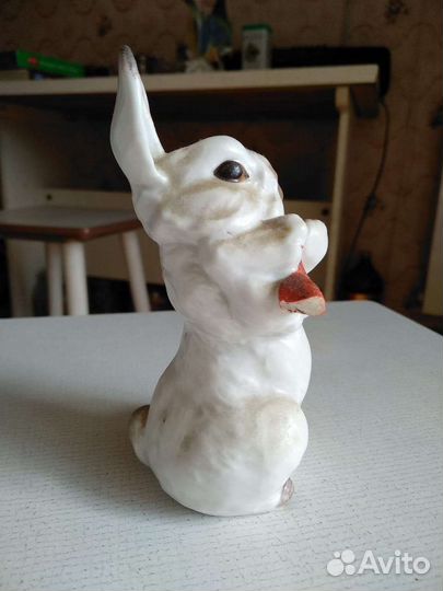 Заяц фарфор