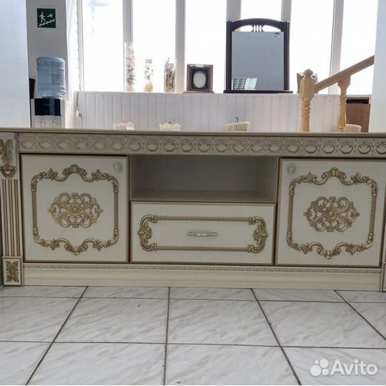 Тумба под телевизор