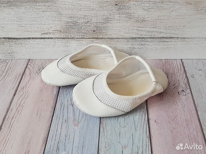 14,0см. Чешки сетчатые из натуральной кожи, б/у