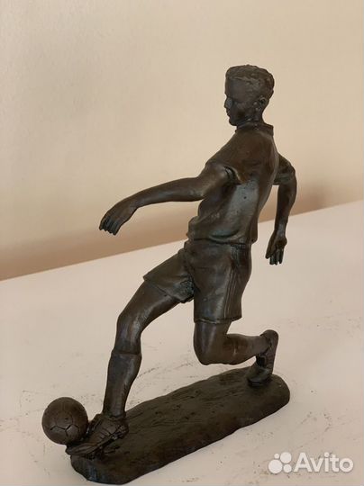 Бронзовая статуэтка 