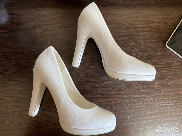 Туфли женские 38-39 размер новые