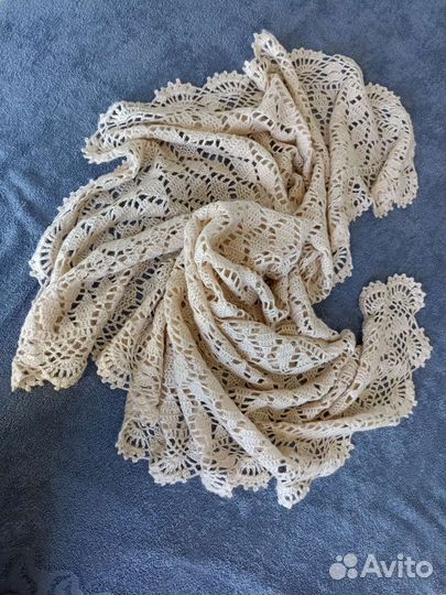 Шаль вязаная. Ручная работа