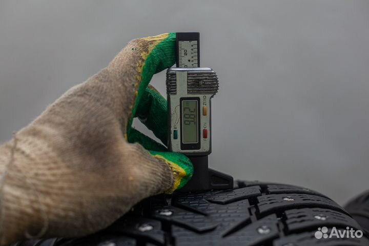 Nokian Tyres Hakkapeliitta 8 SUV 225/65 R17 106T