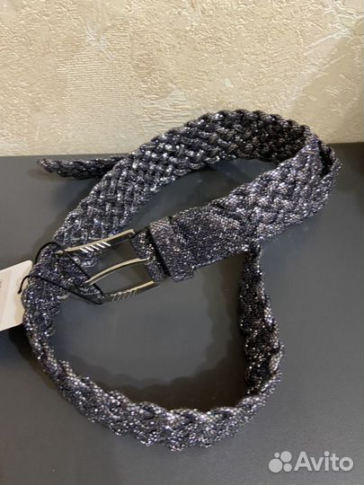 Блестящий серебряный ремень