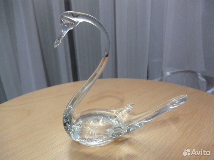 Статуэтка лебедь