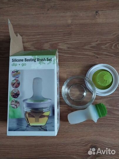 Масленка соусник с дозатором и кисточкой