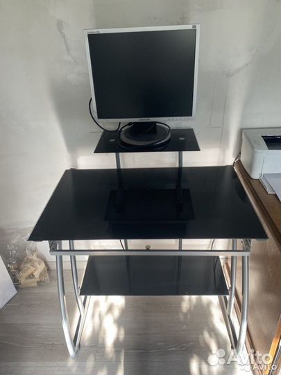 Компьютерный стол