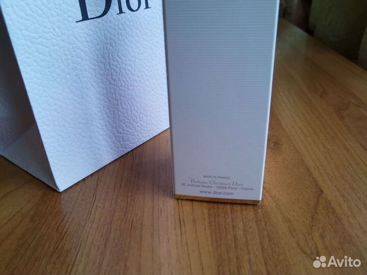 Парфюмированная вода J'adore Dior