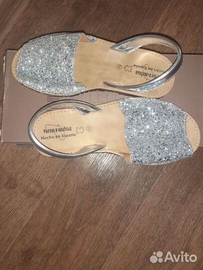 Босоножки для девочки новые