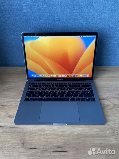 Apple MacBook Pro 13 2017 8gb/ 256 gb