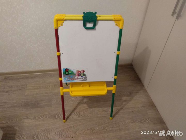 Мольберт, доска для рисования