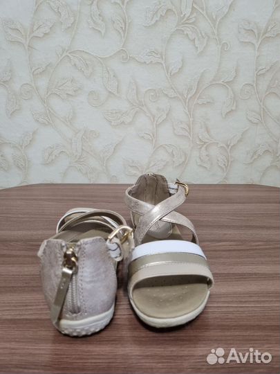 Сандали для девочки 35 р-р