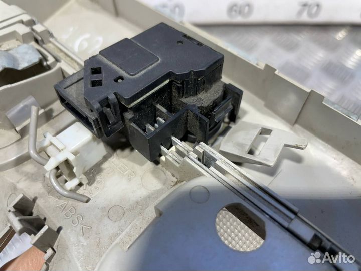 Б/У Плафон салонный передний MB#001