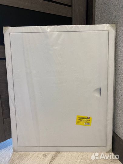 Сантехнический люк дверь