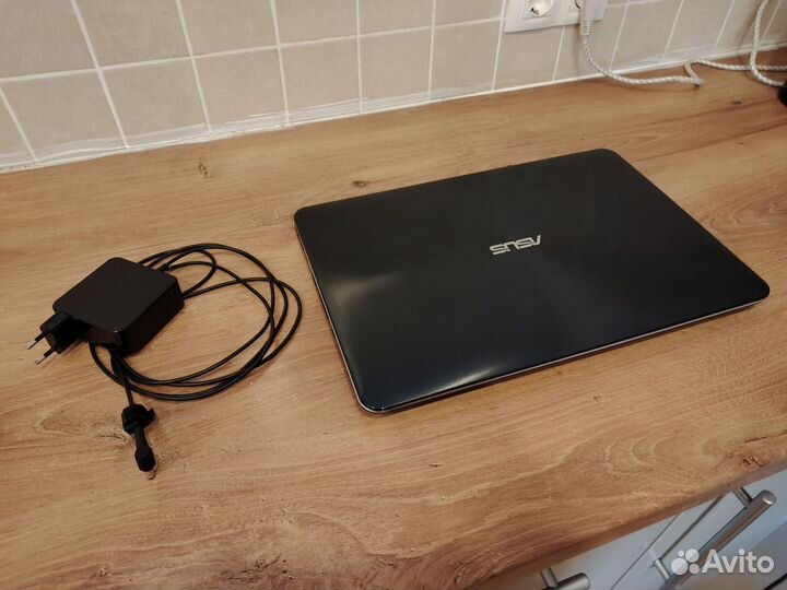 Ноутбук Asus X555L