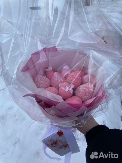 Клубника в шоколаде букет