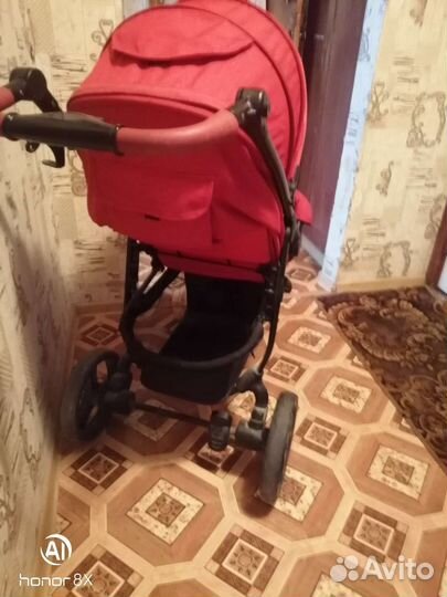 Прогулочная коляска