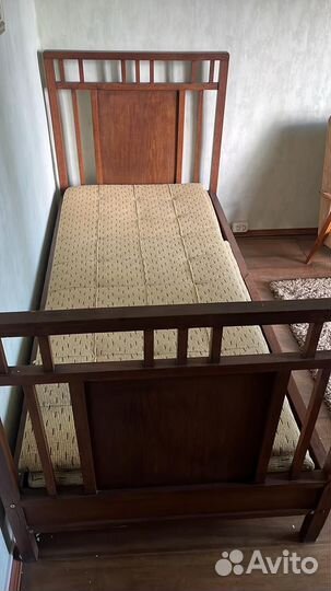 Кровать деревянная, спинки от кровати металл