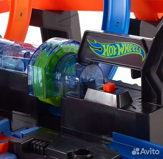 Hot wheels трек винтовое столкновение