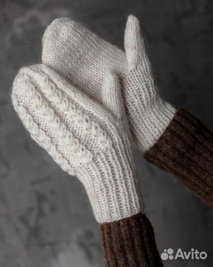 Варежки женские
