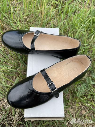 Новые кожаные туфли