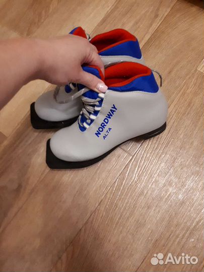 Лыжные ботинки классические