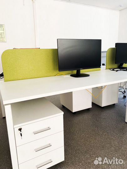 Офисный стол (бенч, комплект с тумбой на 4 чел.)