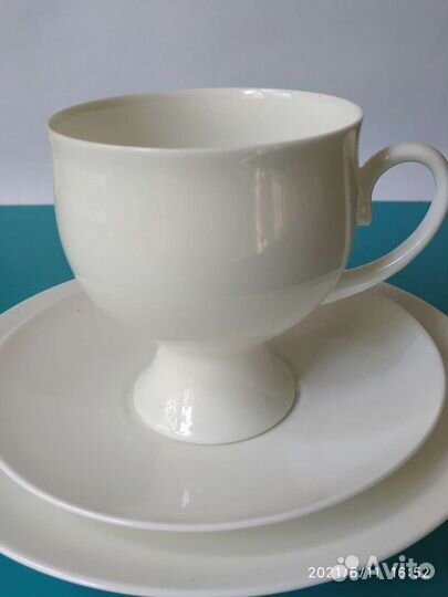 Чашки с блюдцами