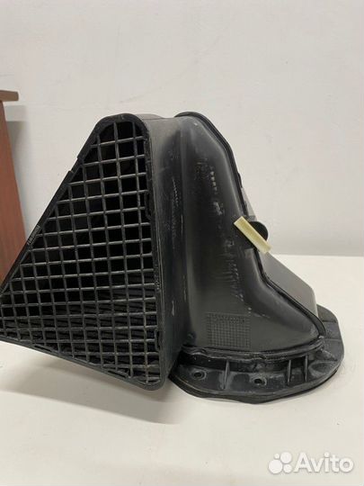 Б/У воздухозаборник Volkswagen Touareg 7L6 AXQ 4