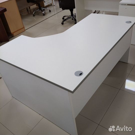 Стол с полками в офис