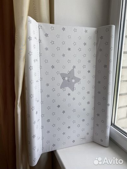 Пеленальная доска на кроватку