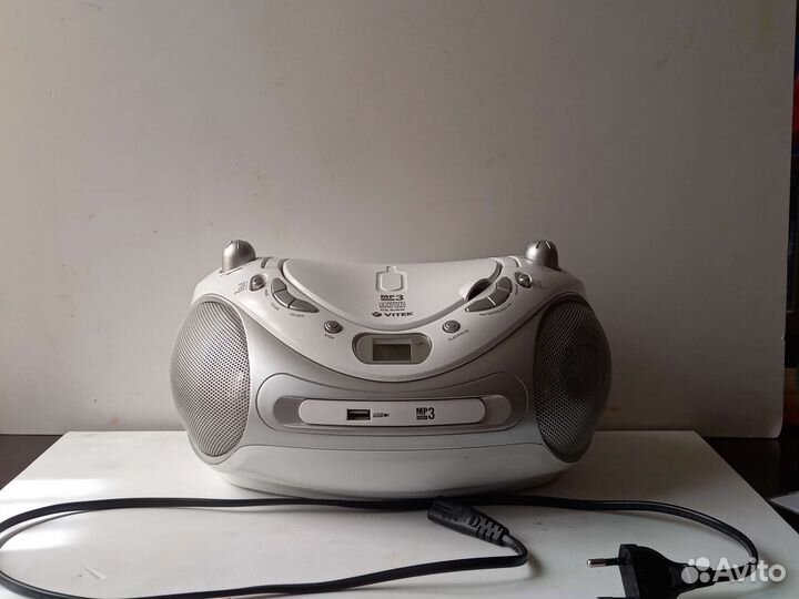 Магнитола Vitek VT-3457