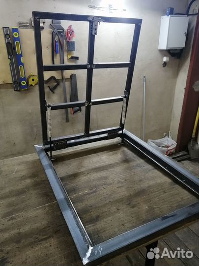 Напольный люк