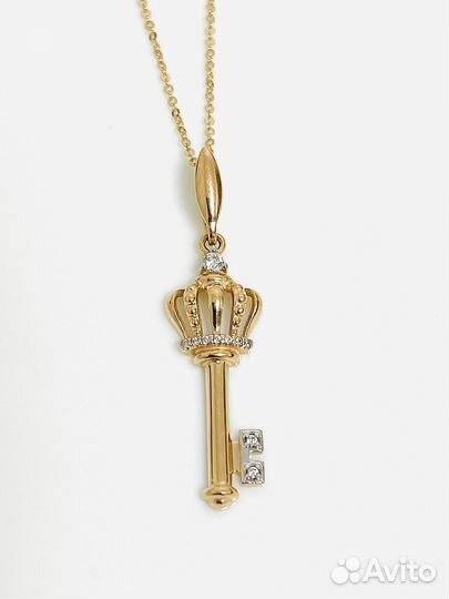 Золотая подвеска с фианитами