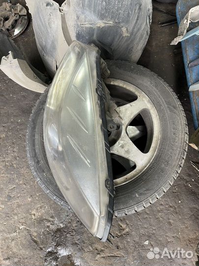 Renault Sandero 1 фара левая