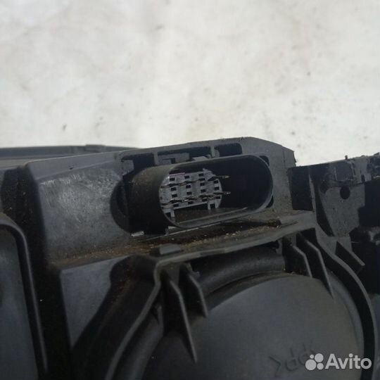 Фара галогеновая передняя левая Audi A4