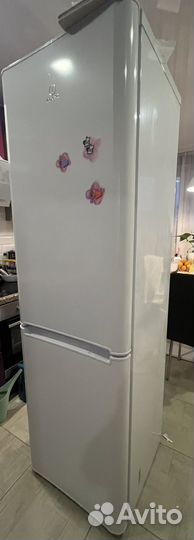 Холодильник indesit б/у работает