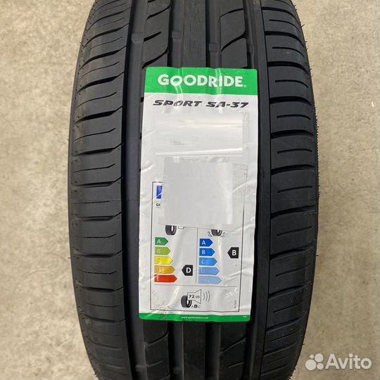 Goodride SA 37 255/45 R18 99W