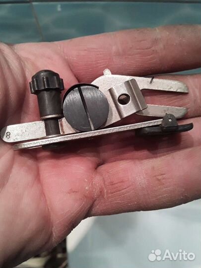 Приставка к швейн.машинке, кассета религ.мыло гдр