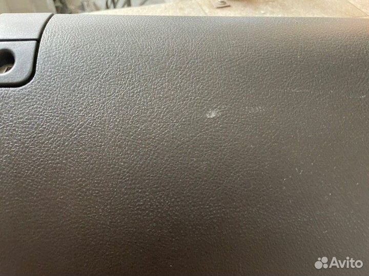 Бардачок Toyota Land Cruiser 200 4.7 2UZ-FE 2008