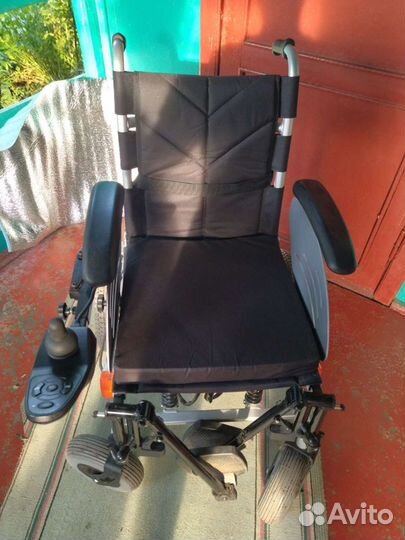 Кресло-коляска для инвалидов электрическая armed