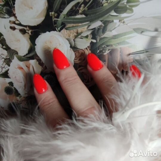 Модель на маникюр с покрытием гель лак