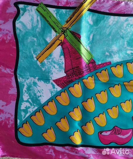 Яркий шарф из Голландии