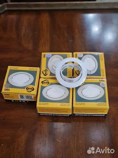 Точечный светильник Elektrostandard 104S WH