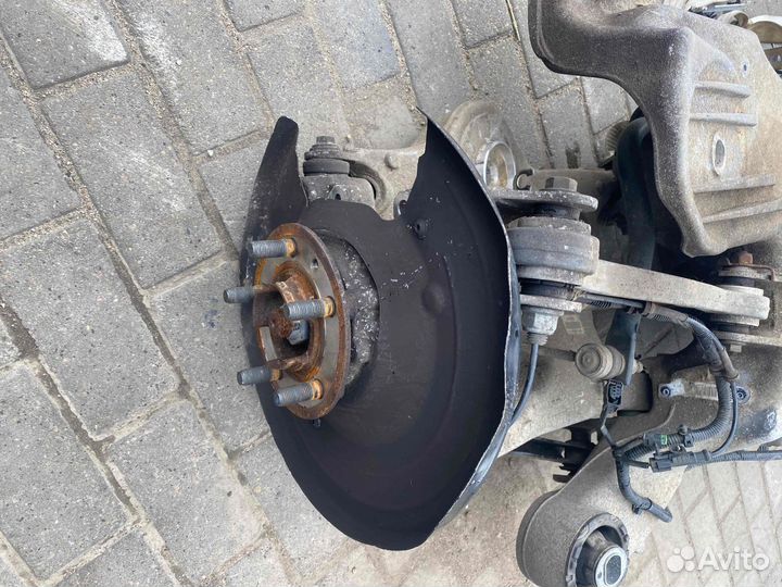 Ступица задняя правая на Land Rover Range Rover 20